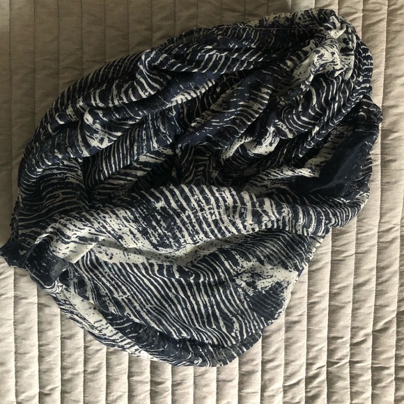 Dynamite Infinity Scarf - Picture 1 of 2